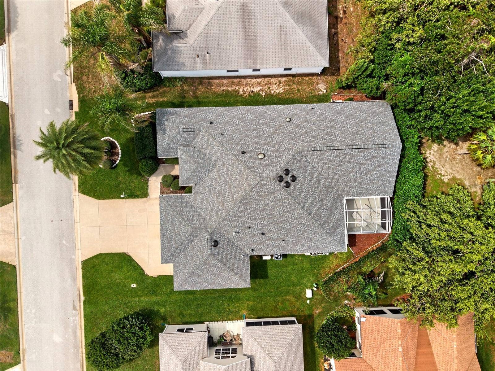 9245 SE 169TH BENTLEY STREET, The Villages, FL 32162 9245 SE 169TH BENTLEY STREET, The Villages, FL 32162