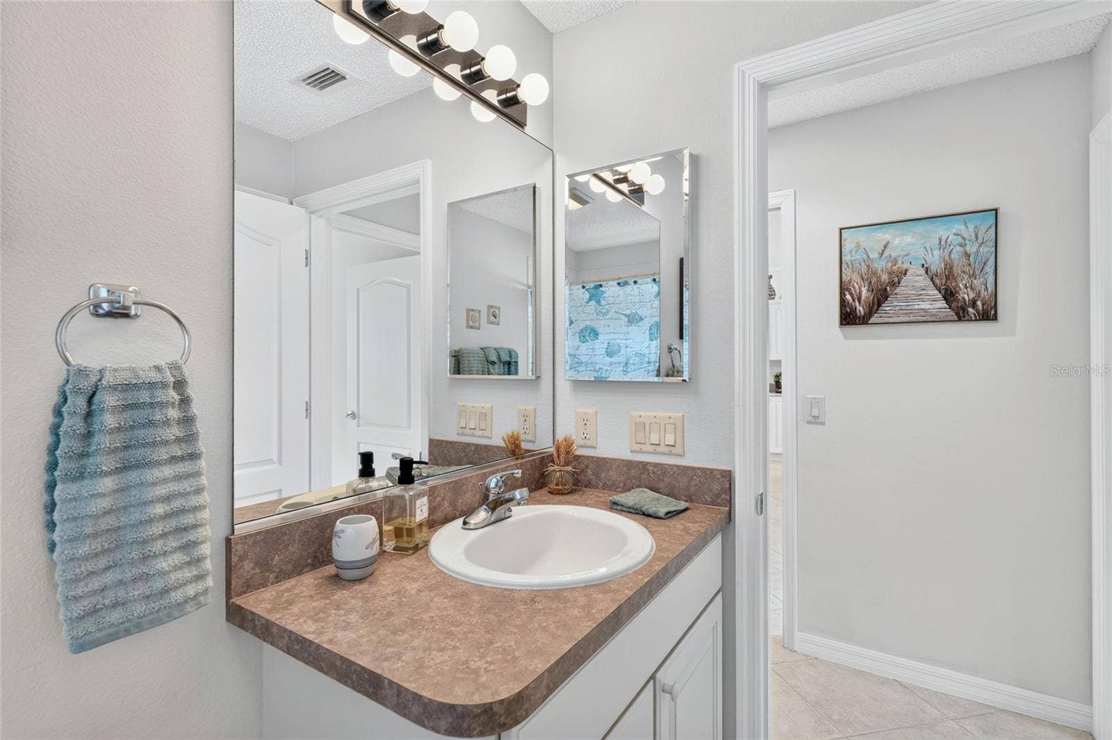 9245 SE 169TH BENTLEY STREET, The Villages, FL 32162 9245 SE 169TH BENTLEY STREET, The Villages, FL 32162