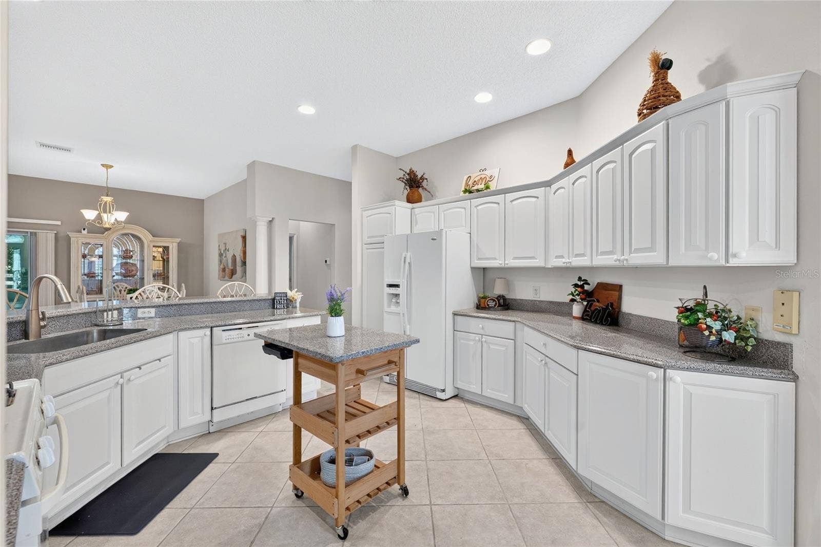 9245 SE 169TH BENTLEY STREET, The Villages, FL 32162 9245 SE 169TH BENTLEY STREET, The Villages, FL 32162