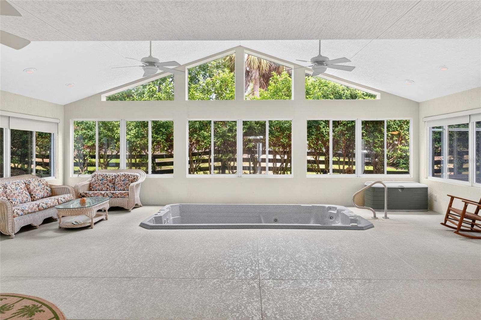 9245 SE 169TH BENTLEY STREET, The Villages, FL 32162 9245 SE 169TH BENTLEY STREET, The Villages, FL 32162