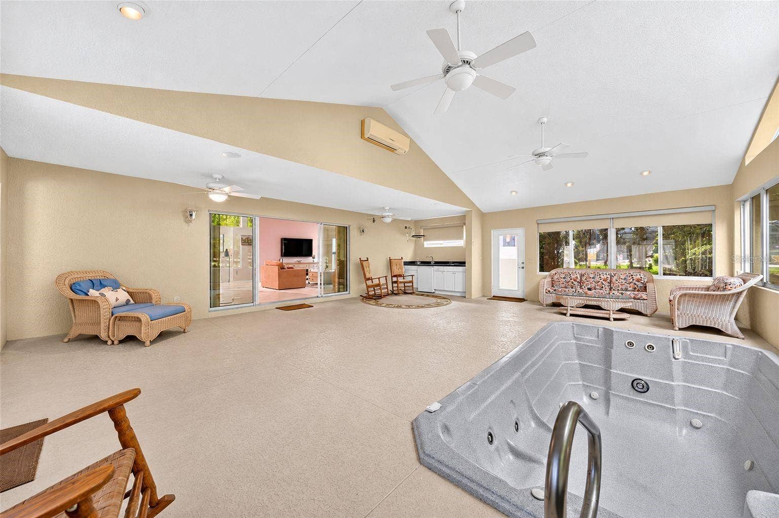 9245 SE 169TH BENTLEY STREET, The Villages, FL 32162 9245 SE 169TH BENTLEY STREET, The Villages, FL 32162