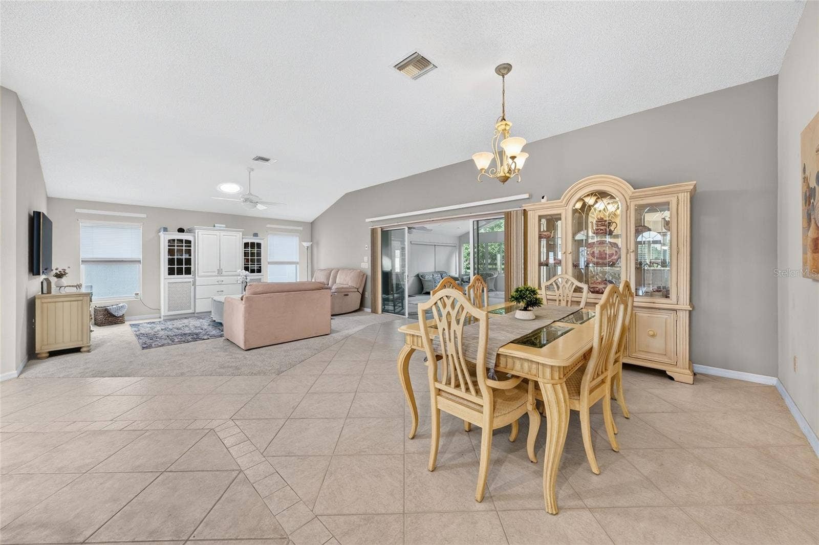 9245 SE 169TH BENTLEY STREET, The Villages, FL 32162 9245 SE 169TH BENTLEY STREET, The Villages, FL 32162