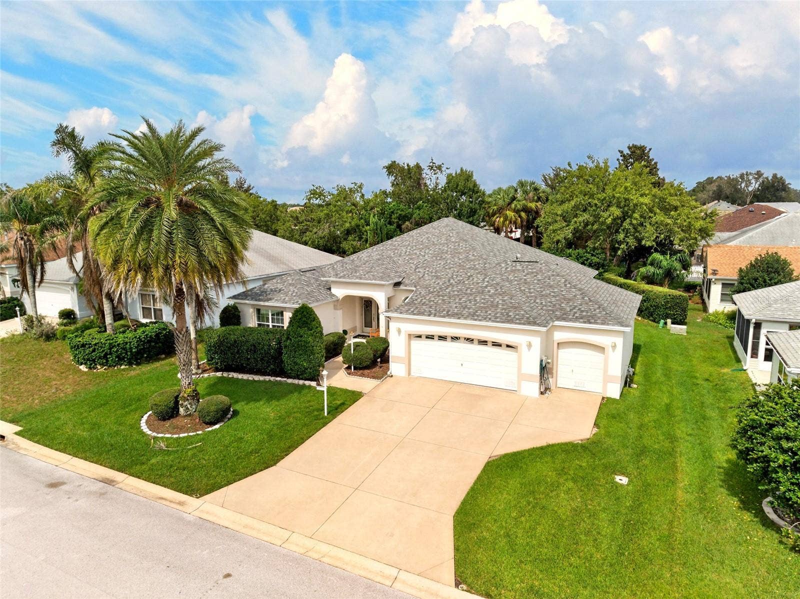 9245 SE 169TH BENTLEY STREET, The Villages, FL 32162 9245 SE 169TH BENTLEY STREET, The Villages, FL 32162