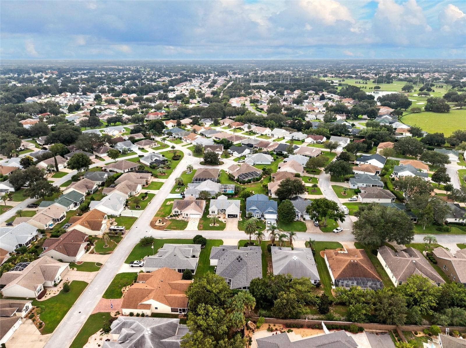 9245 SE 169TH BENTLEY STREET, The Villages, FL 32162 9245 SE 169TH BENTLEY STREET, The Villages, FL 32162