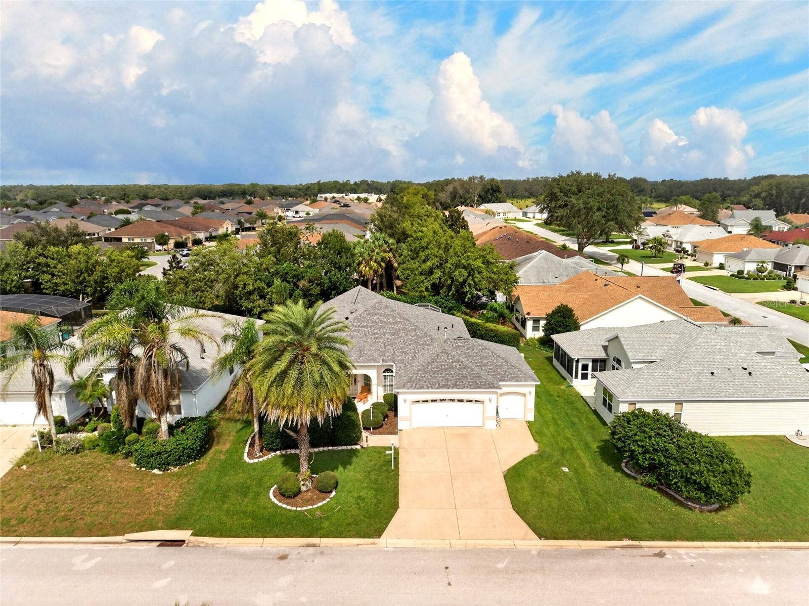 9245 SE 169TH BENTLEY STREET, The Villages, FL 32162 9245 SE 169TH BENTLEY STREET, The Villages, FL 32162