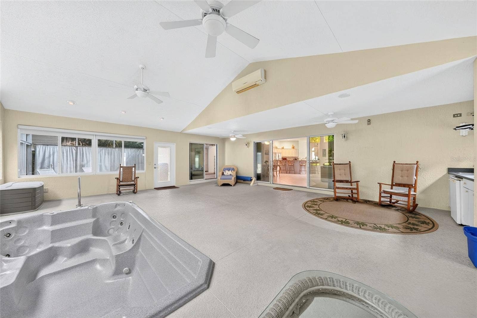 9245 SE 169TH BENTLEY STREET, The Villages, FL 32162 9245 SE 169TH BENTLEY STREET, The Villages, FL 32162