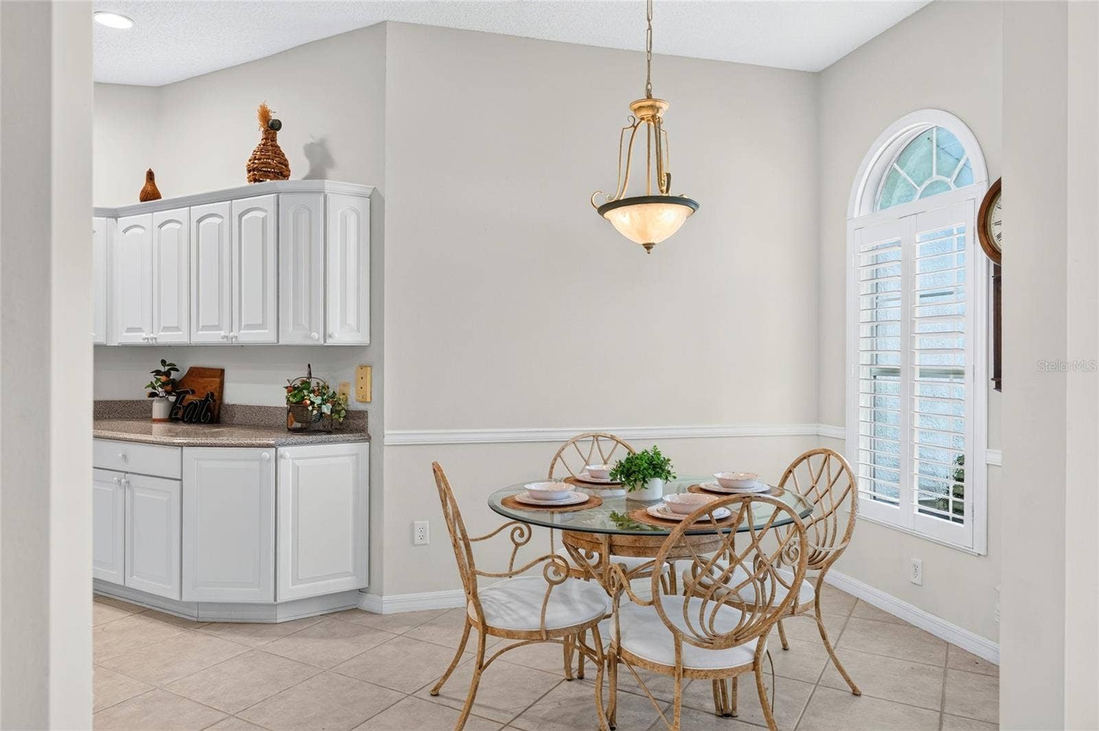 9245 SE 169TH BENTLEY STREET, The Villages, FL 32162 GREAT BREAKFAST DINETTE AREA