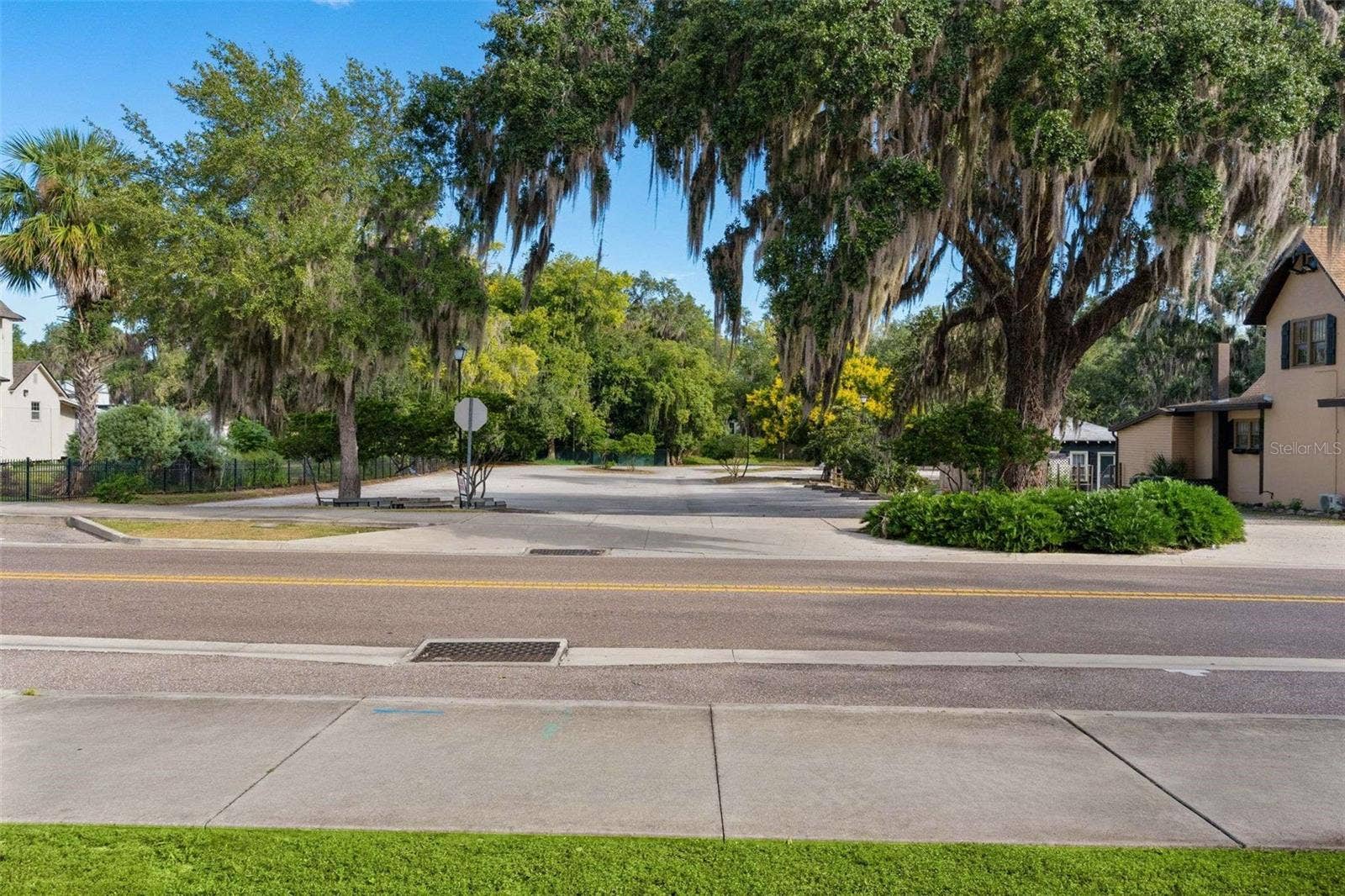 1019 W MAIN STREET, Leesburg, FL 34748 1019 W MAIN STREET, Leesburg, FL 34748