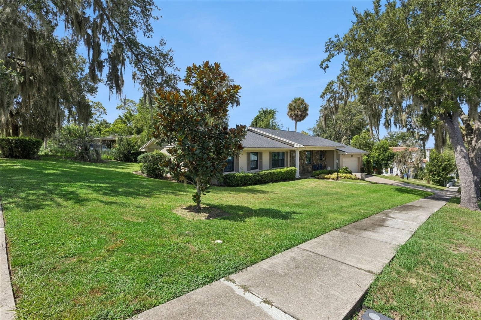1325 OVERLOOK DRIVE, Mount Dora, FL 32757 Corner lot