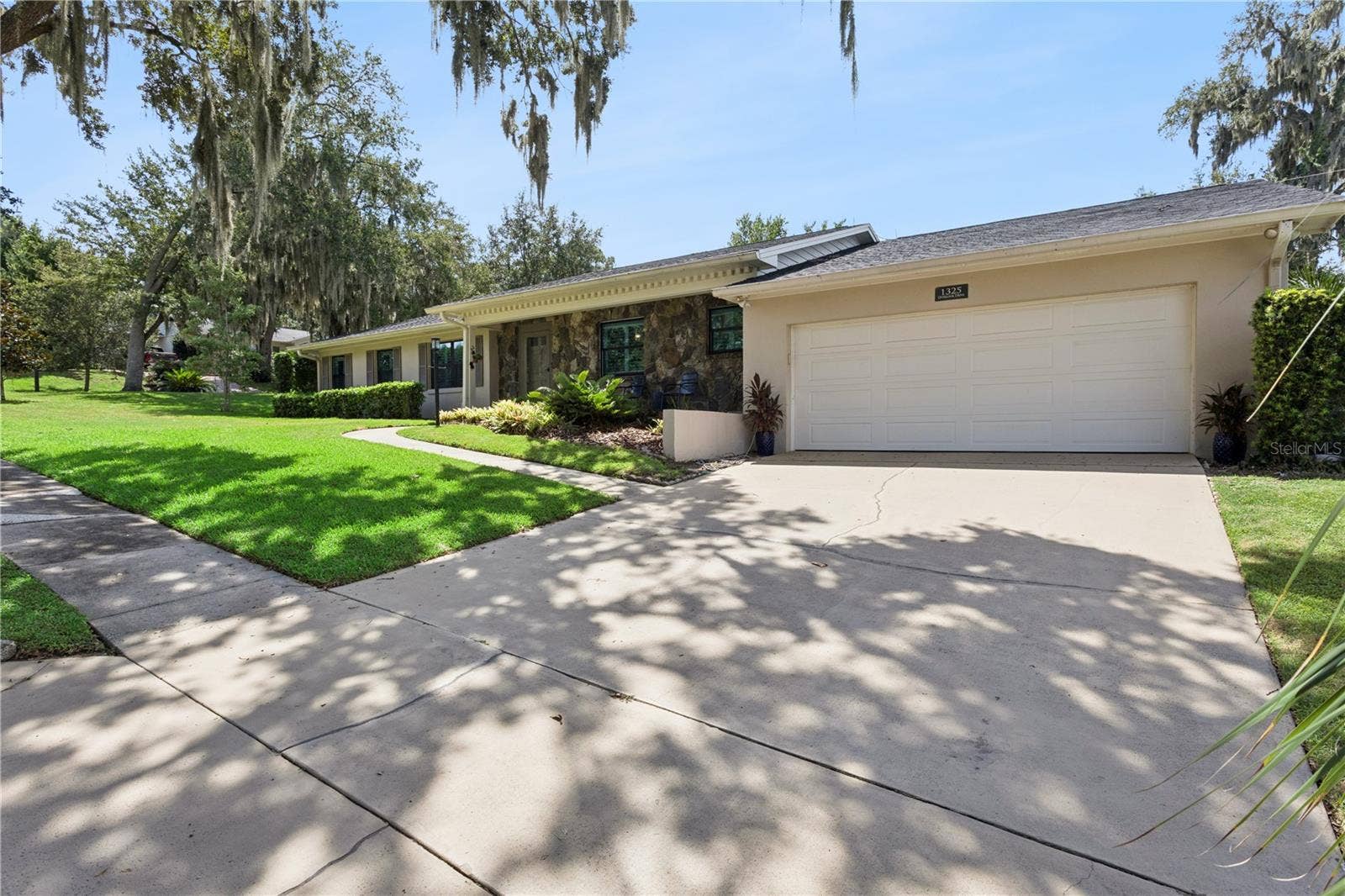 1325 OVERLOOK DRIVE, Mount Dora, FL 32757 1325 OVERLOOK DRIVE, Mount Dora, FL 32757