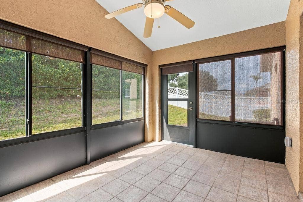 81 GOLFVIEW CIRCLE, Umatilla, FL 32784 Enclosed SunRoom!