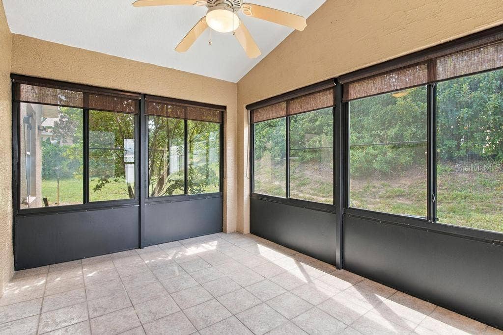 81 GOLFVIEW CIRCLE, Umatilla, FL 32784 Florida Room!