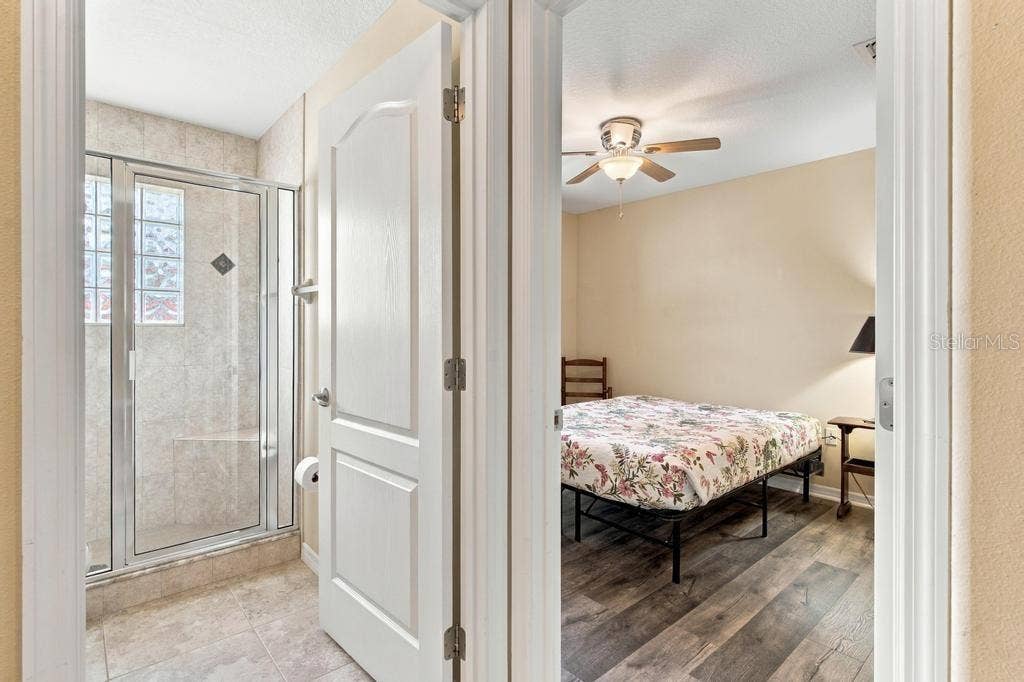 81 GOLFVIEW CIRCLE, Umatilla, FL 32784 Split Plan Hall BR3 Bath 2