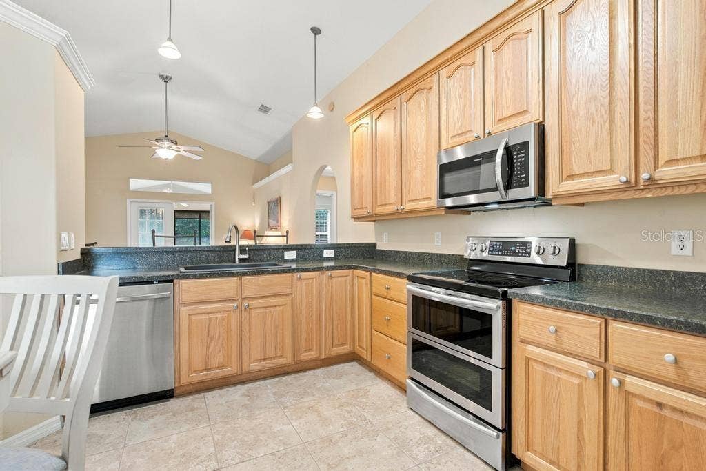 81 GOLFVIEW CIRCLE, Umatilla, FL 32784 81 GOLFVIEW CIRCLE, Umatilla, FL 32784