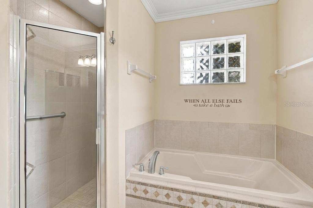 81 GOLFVIEW CIRCLE, Umatilla, FL 32784 Primary Bath 1