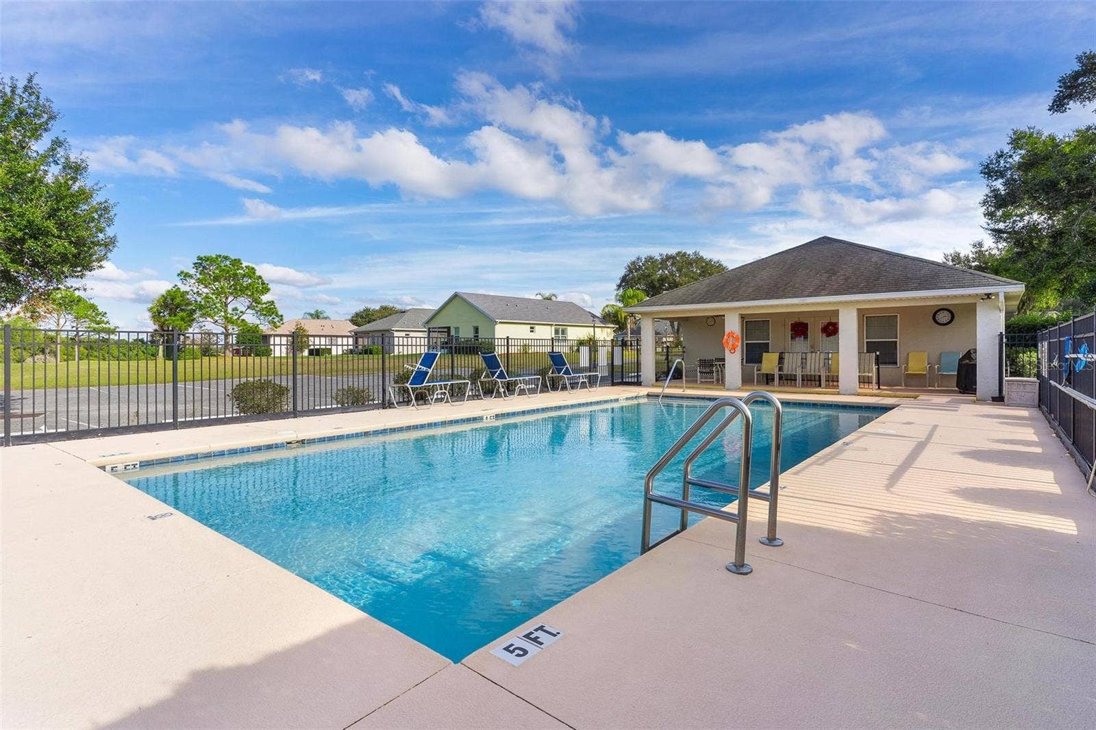 81 GOLFVIEW CIRCLE, Umatilla, FL 32784 Community Facilities