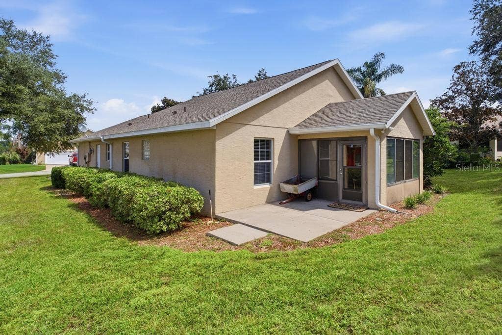 81 GOLFVIEW CIRCLE, Umatilla, FL 32784 Looks Great from ALL angles