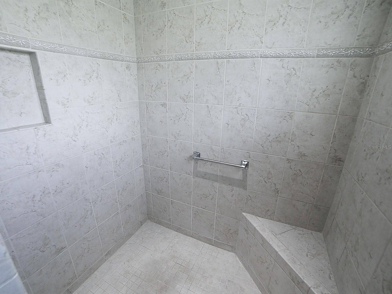 2269 KINCORD COURT, The Villages, FL 32162 Primary shower