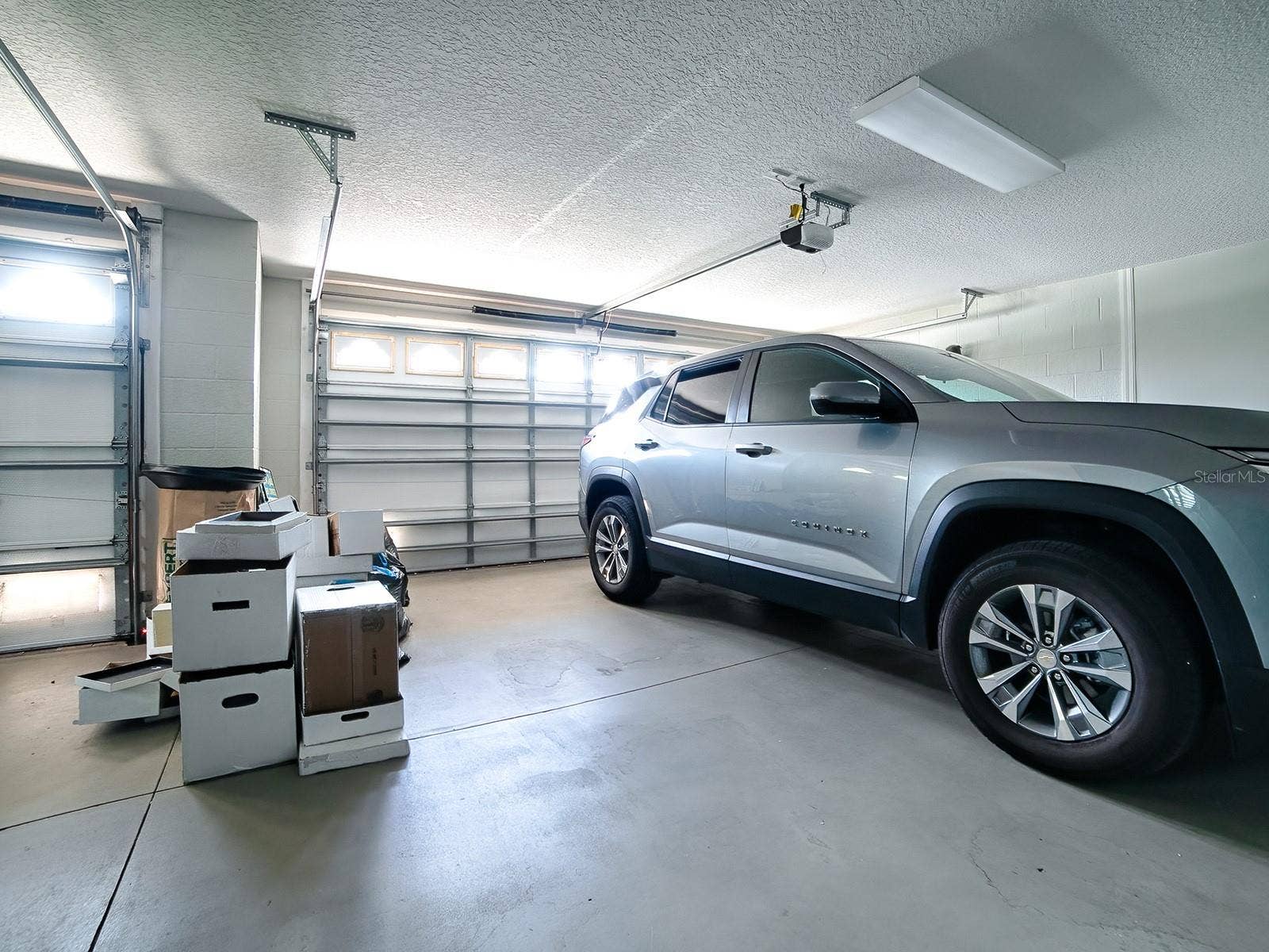 2269 KINCORD COURT, The Villages, FL 32162 Full 2 car garage with golf garage, deep and stretched