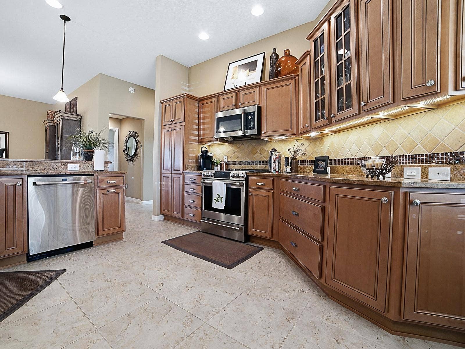 2269 KINCORD COURT, The Villages, FL 32162 2269 KINCORD COURT, The Villages, FL 32162
