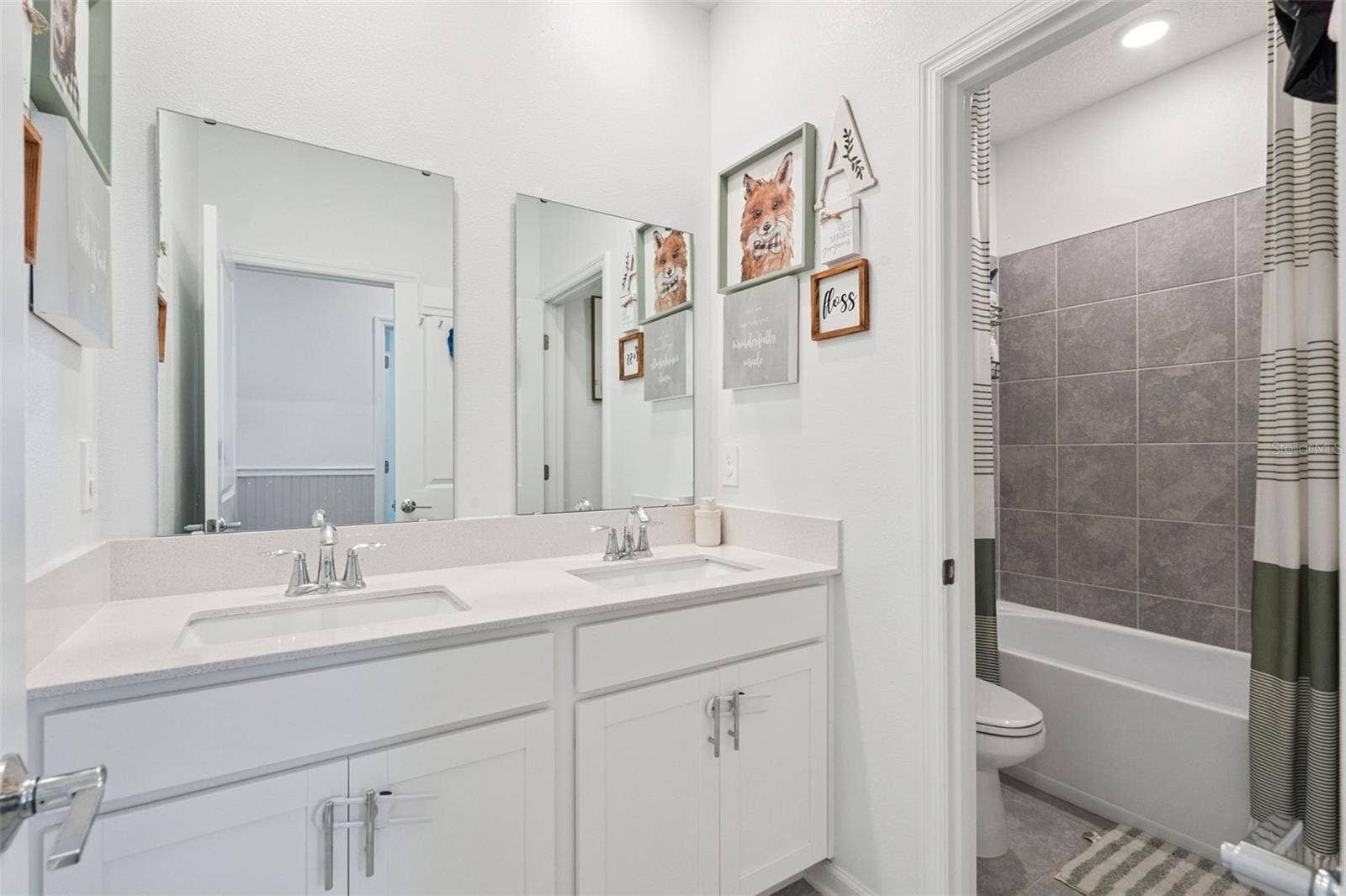 6175 SHAVASANA RD ROAD, Clermont, FL 34714 Full bathroom