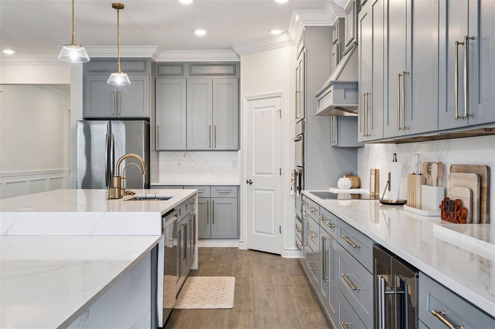 6175 SHAVASANA RD ROAD, Clermont, FL 34714 Wine refrigerator, plenty of tall cabinets