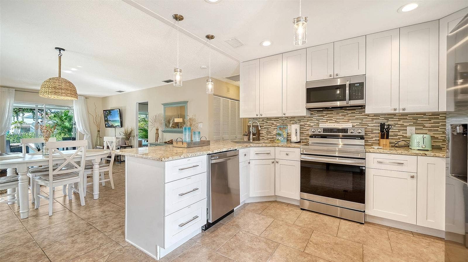 1229 MOONMIST CIRCLE, #P6, Sarasota, FL 34242 Front Entry into Kitchen