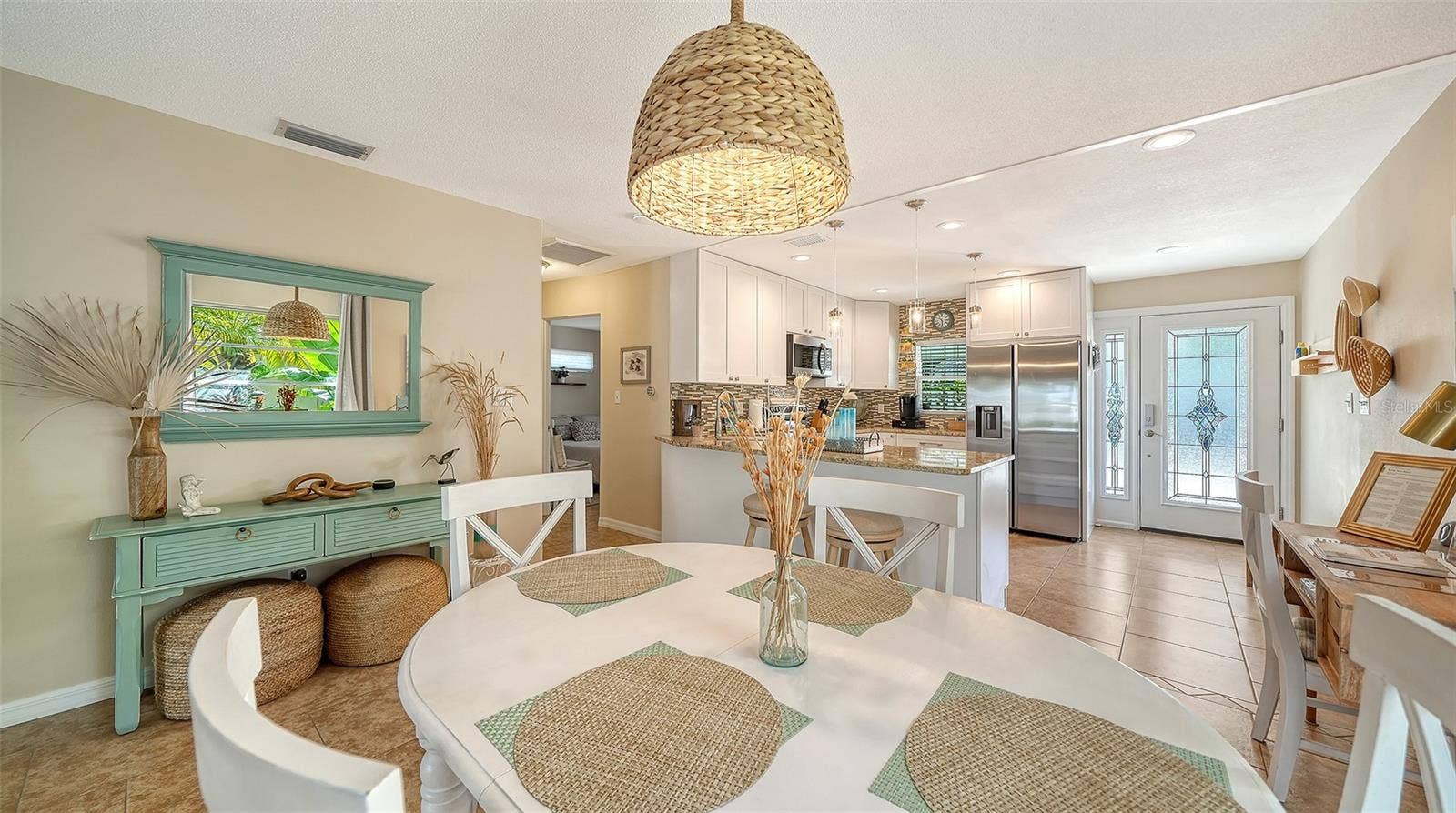 1229 MOONMIST CIRCLE, #P6, Sarasota, FL 34242 Dining Area - Table extends for 6