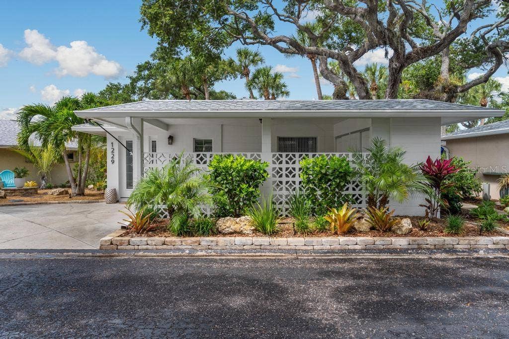 1229 MOONMIST CIRCLE, #P6, Sarasota, FL 34242 Additional Gardens can be customized