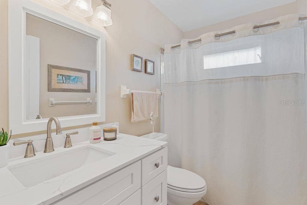 1229 MOONMIST CIRCLE, #P6, Sarasota, FL 34242 Guest Bathroom with Tub/Shower