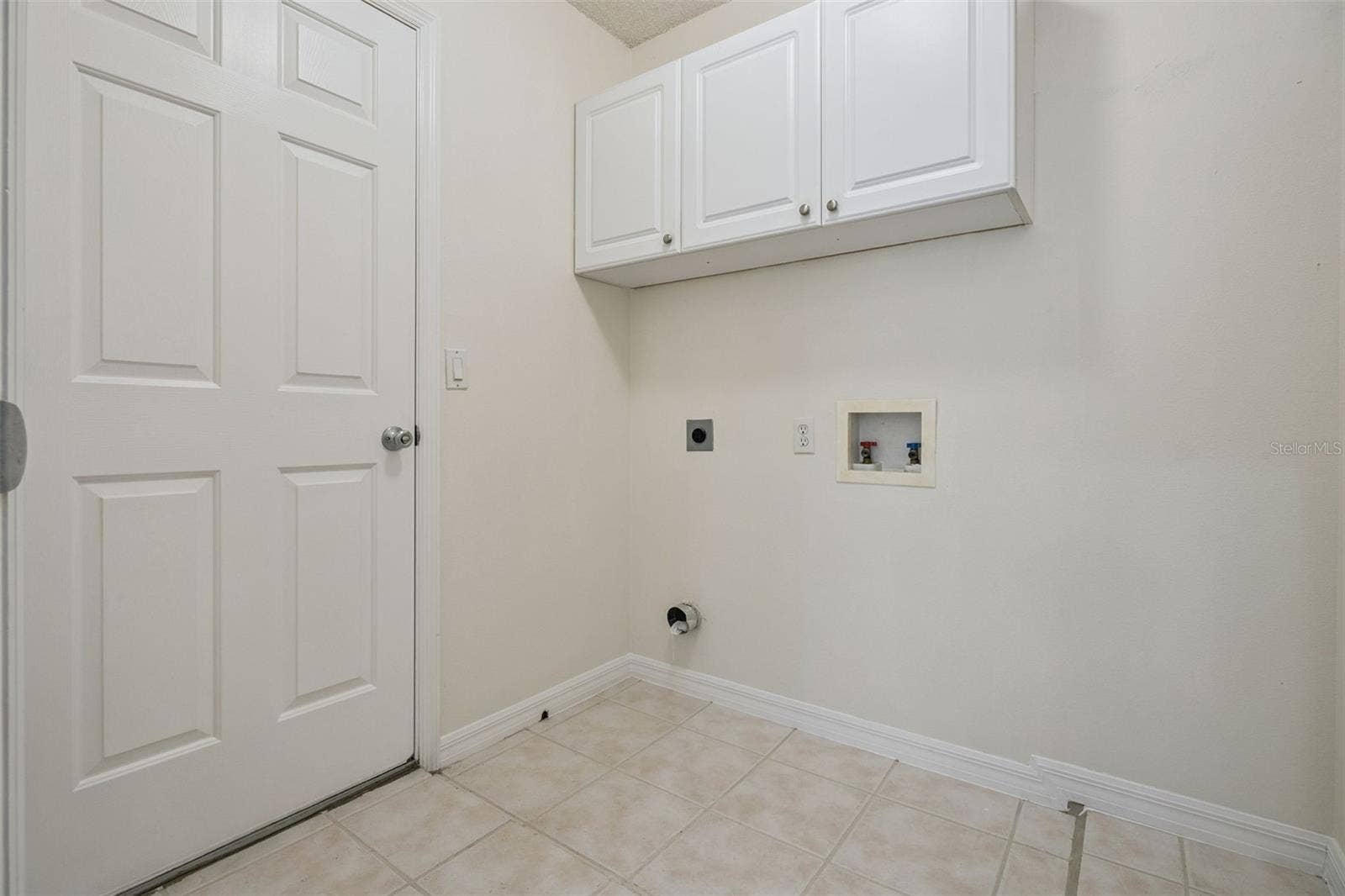 4636 GLEN COE STREET, Leesburg, FL 34748 Laundry room