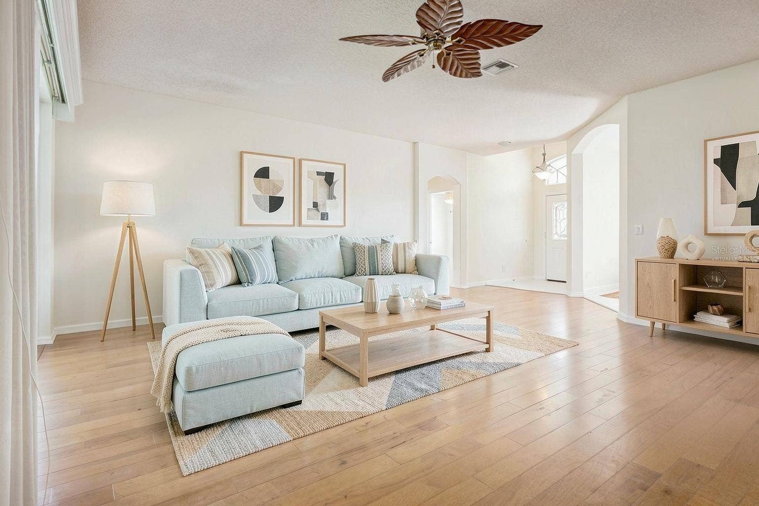 4636 GLEN COE STREET, Leesburg, FL 34748 Virtually Staged Living room