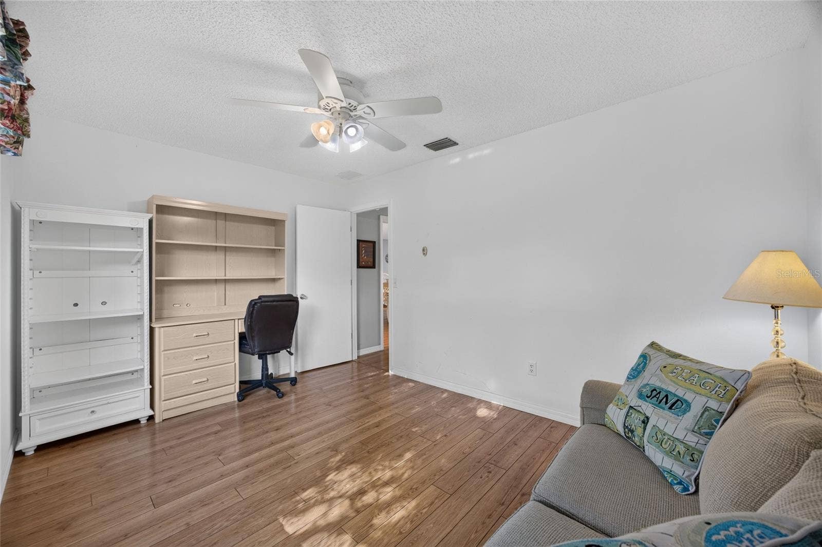 Den/Bedroom 3