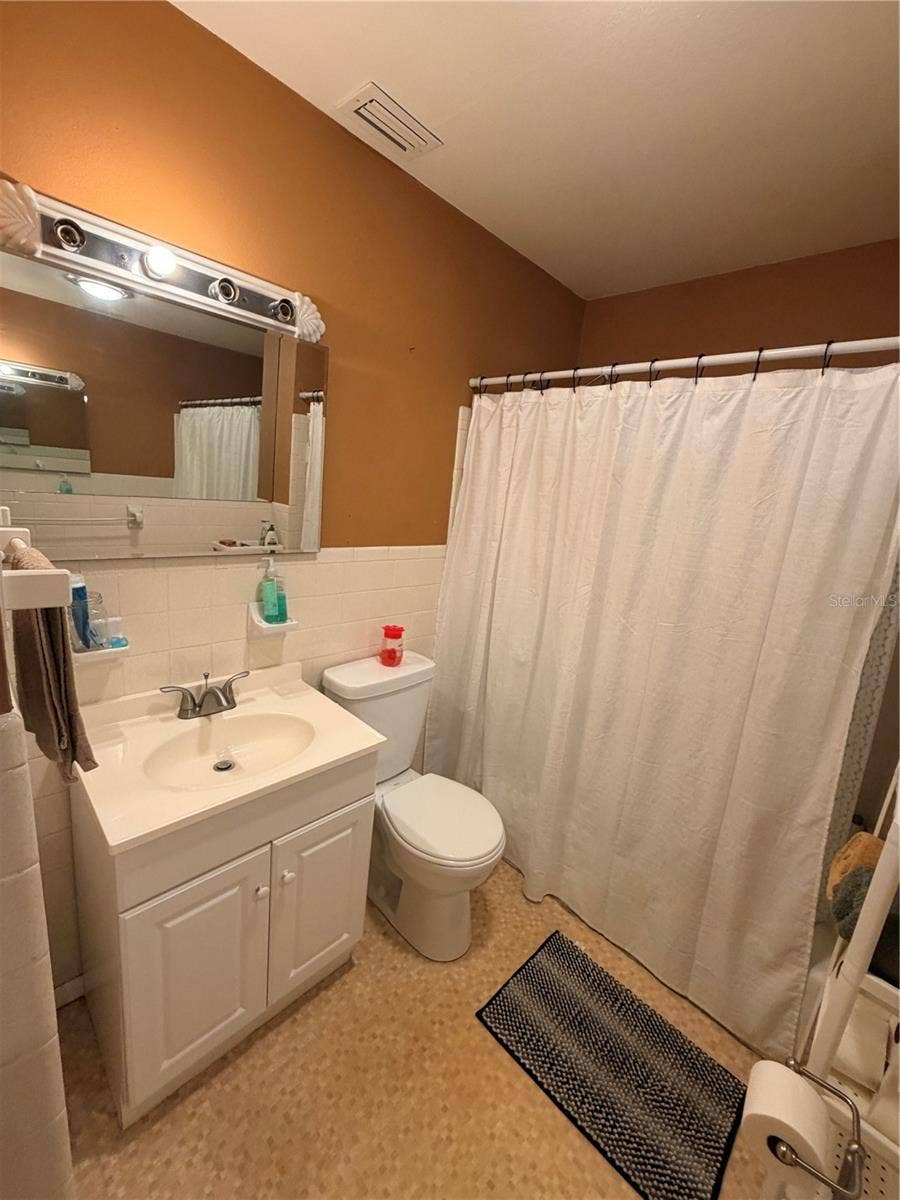 723 PERKINS STREET, #200, Leesburg, FL 34748 723 PERKINS STREET, #200, Leesburg, FL 34748