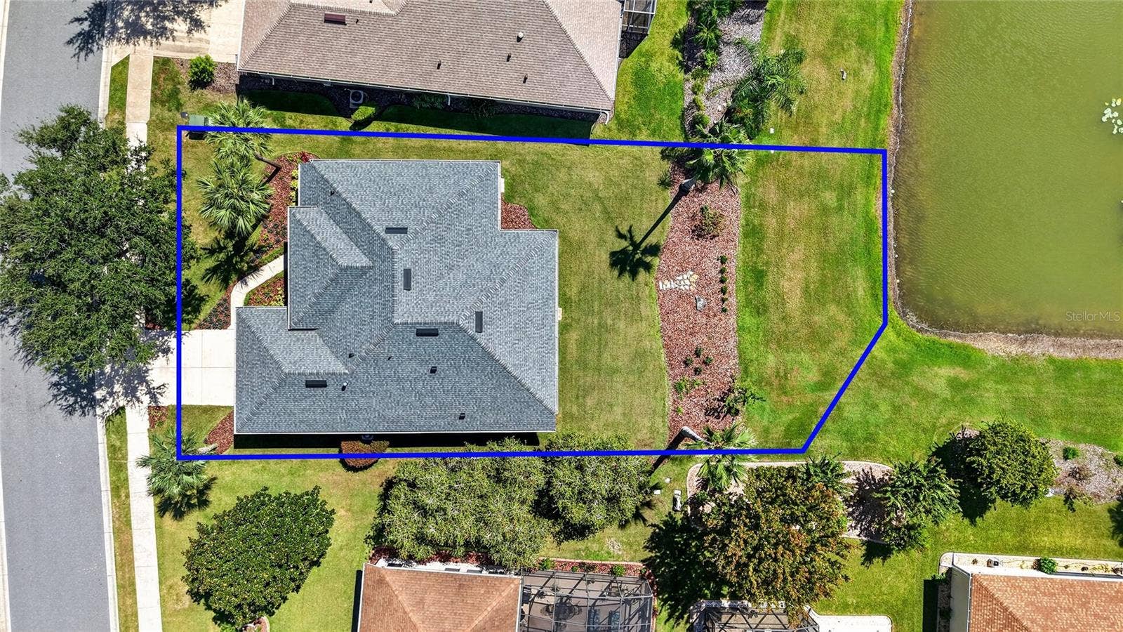 Top arial view of property outline.