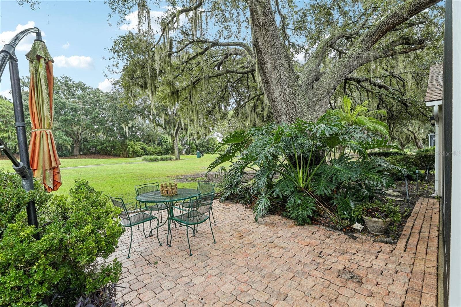 460 LOMA PASEO DRIVE, The Villages, FL 32159 460 LOMA PASEO DRIVE, The Villages, FL 32159