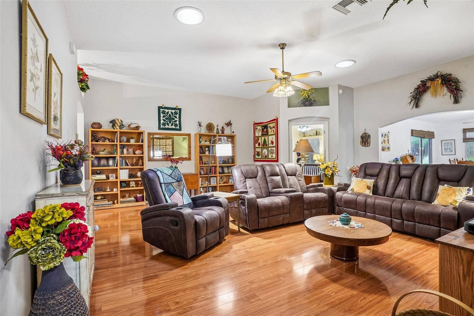 460 LOMA PASEO DRIVE, The Villages, FL 32159 Living Room