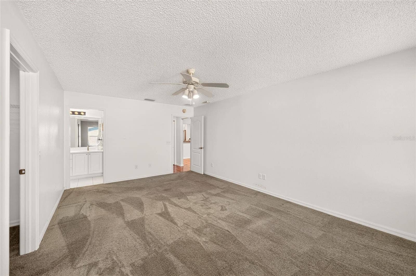 9367 SE 176TH SAFFOLD STREET, The Villages, FL 32162 9367 SE 176TH SAFFOLD STREET, The Villages, FL 32162