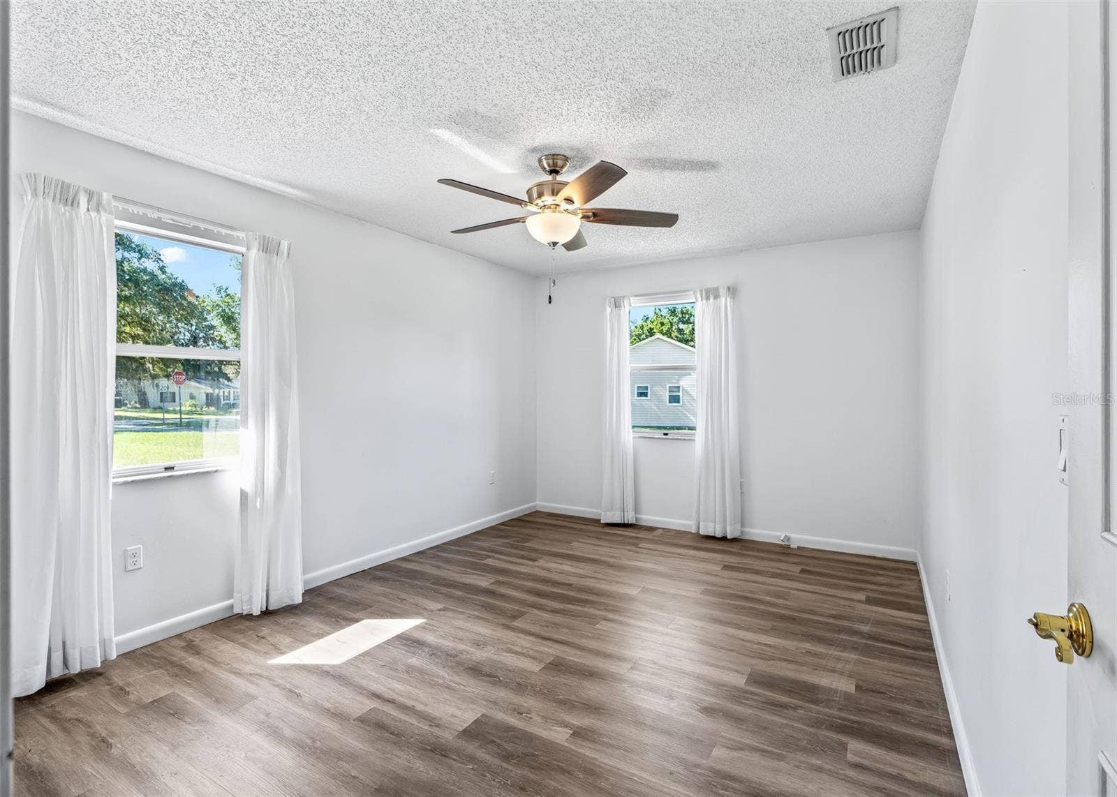 1409 NEW ABBEY AVENUE, Leesburg, FL 34788 1409 NEW ABBEY AVENUE, Leesburg, FL 34788