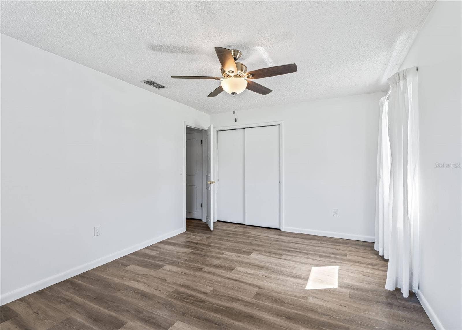 1409 NEW ABBEY AVENUE, Leesburg, FL 34788 1409 NEW ABBEY AVENUE, Leesburg, FL 34788