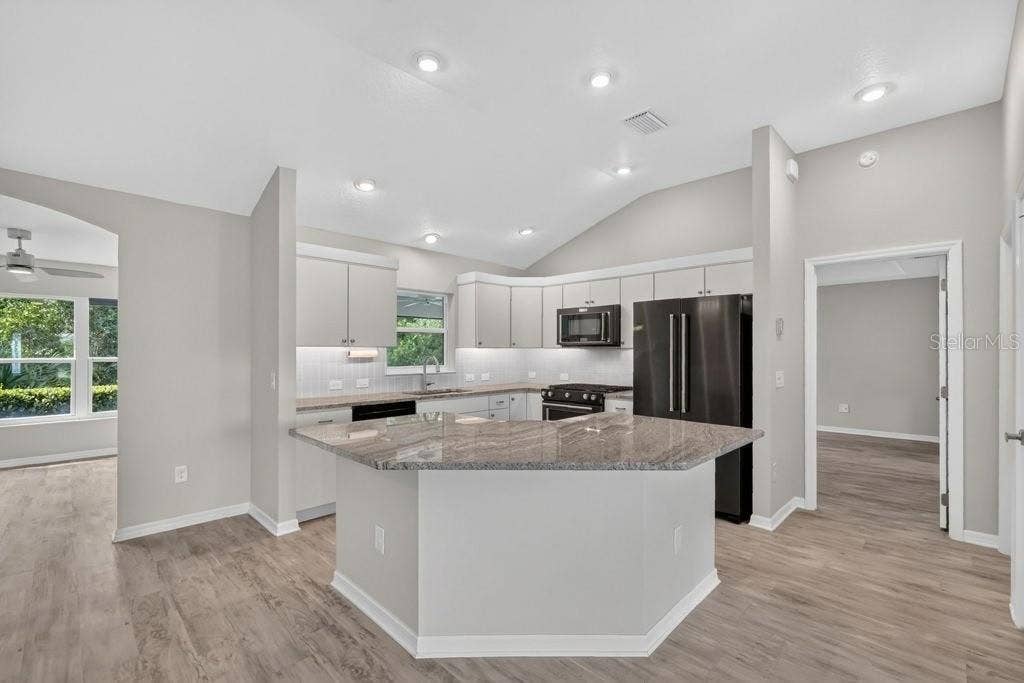 3254 ZIPPERER WAY, The Villages, FL 32163 Kitchen