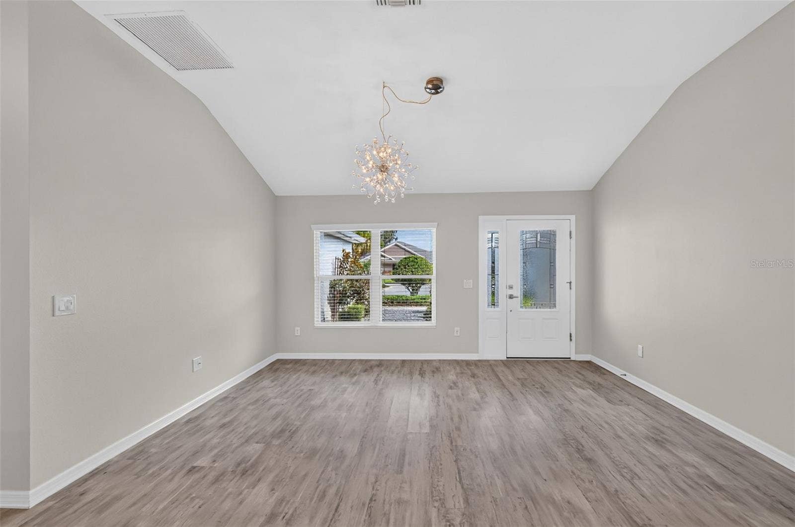 3254 ZIPPERER WAY, The Villages, FL 32163 Living Room