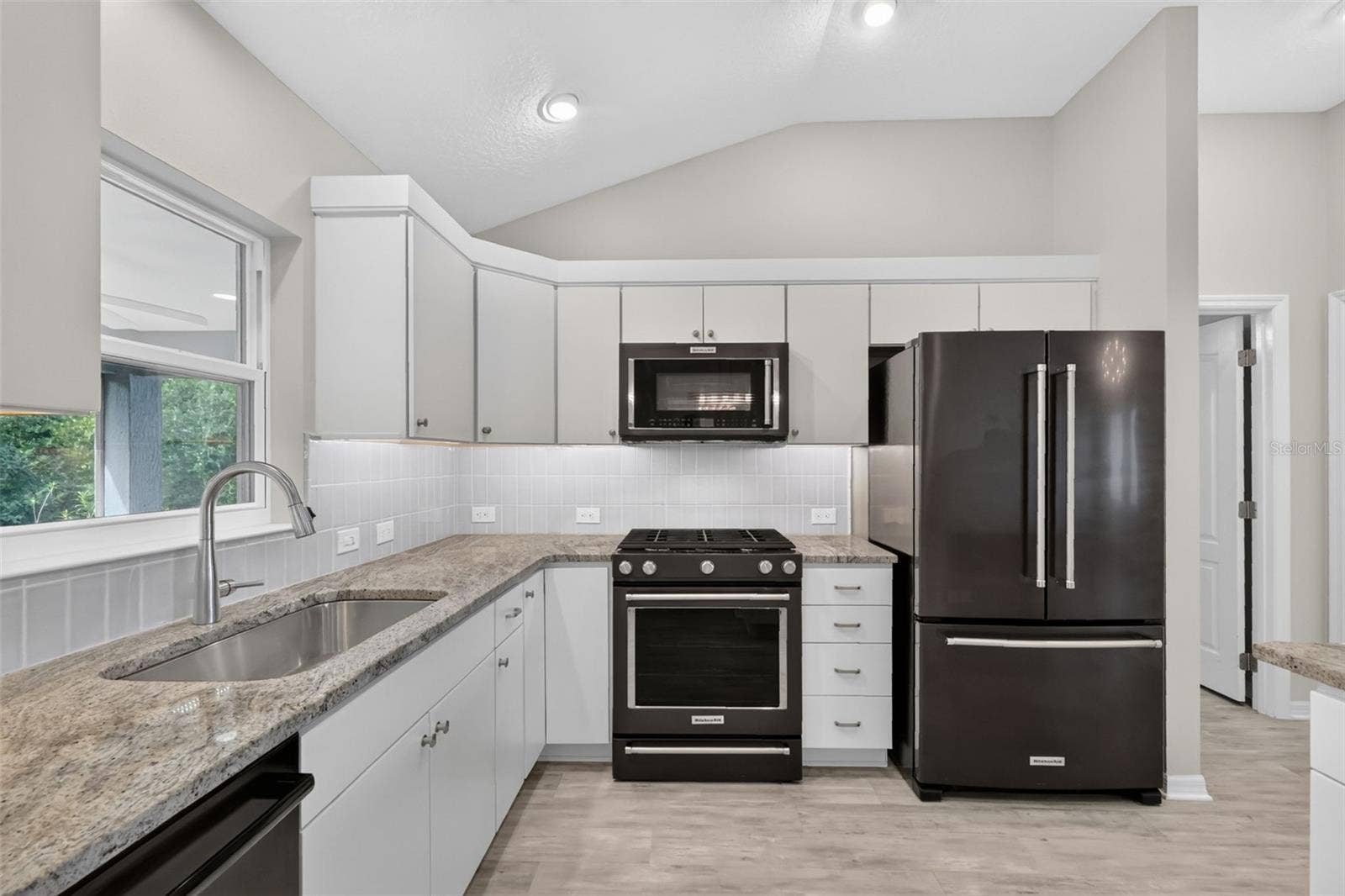 3254 ZIPPERER WAY, The Villages, FL 32163 Kitchen