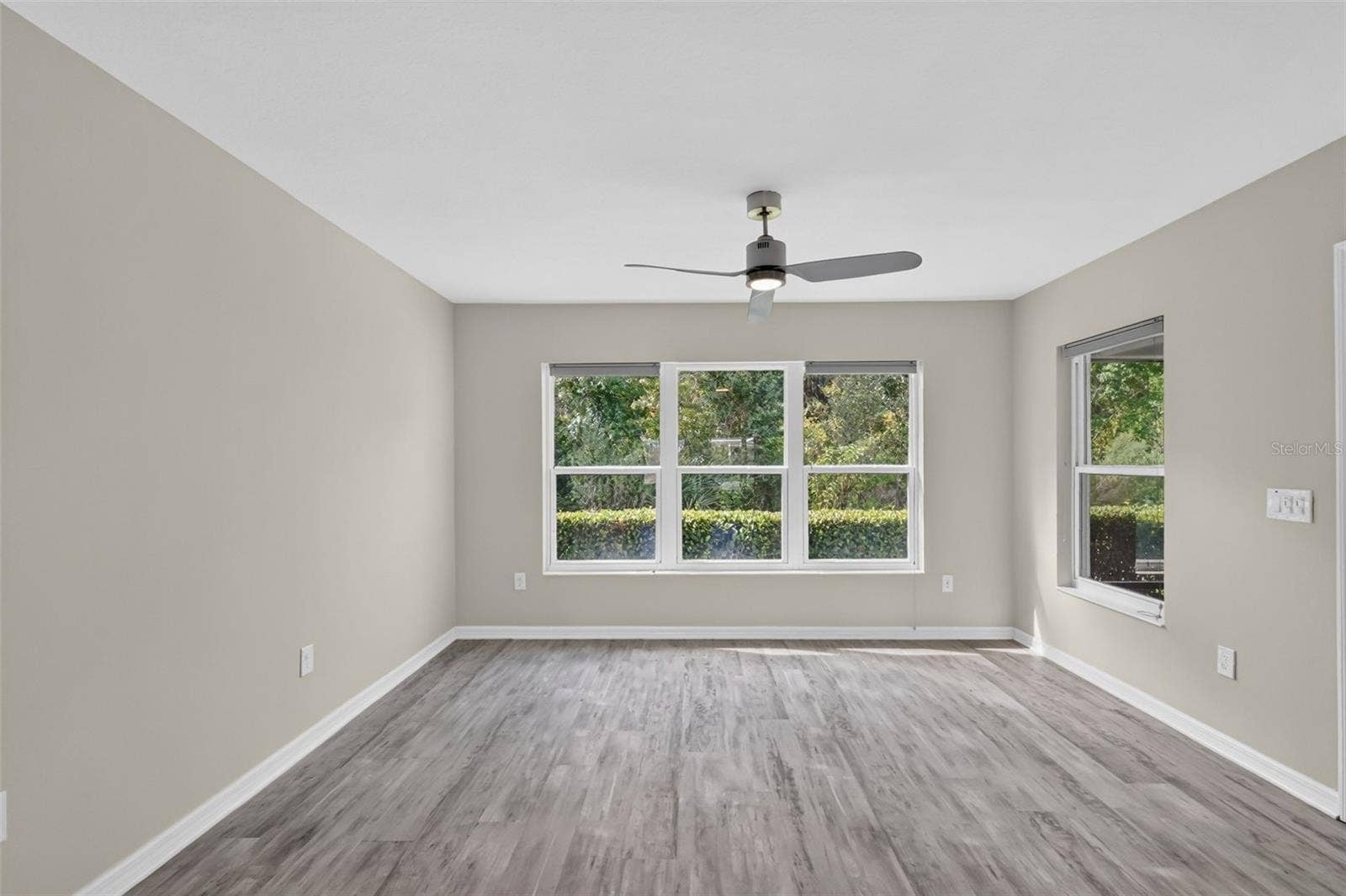 3254 ZIPPERER WAY, The Villages, FL 32163 Florida Room with PRESERVE VIEWS