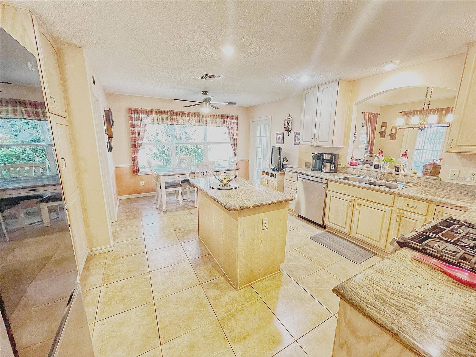 3209 HAMPTON LANE, The Villages, FL 32162 3209 HAMPTON LANE, The Villages, FL 32162