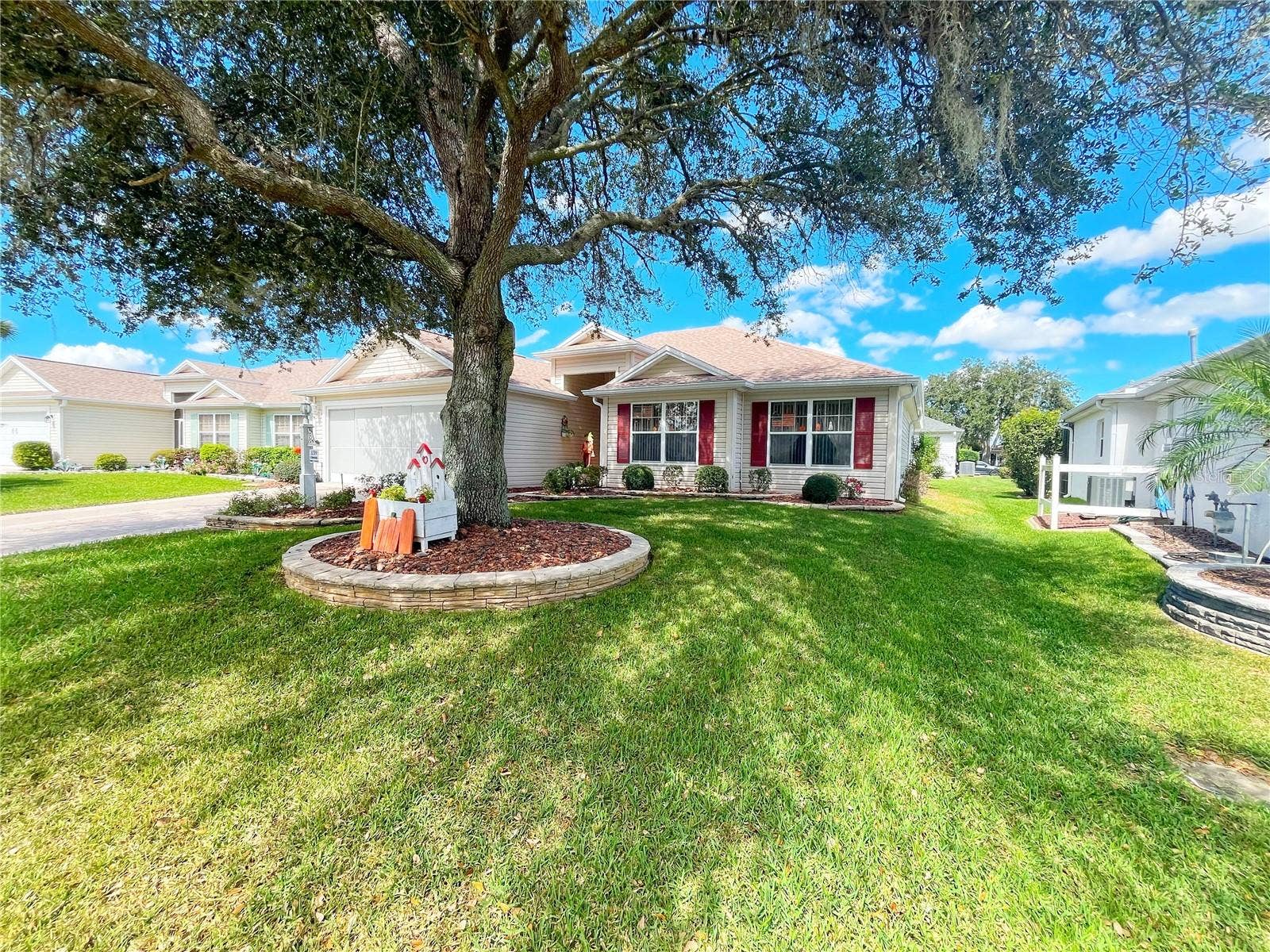 3209 HAMPTON LANE, The Villages, FL 32162 3209 HAMPTON LANE, The Villages, FL 32162