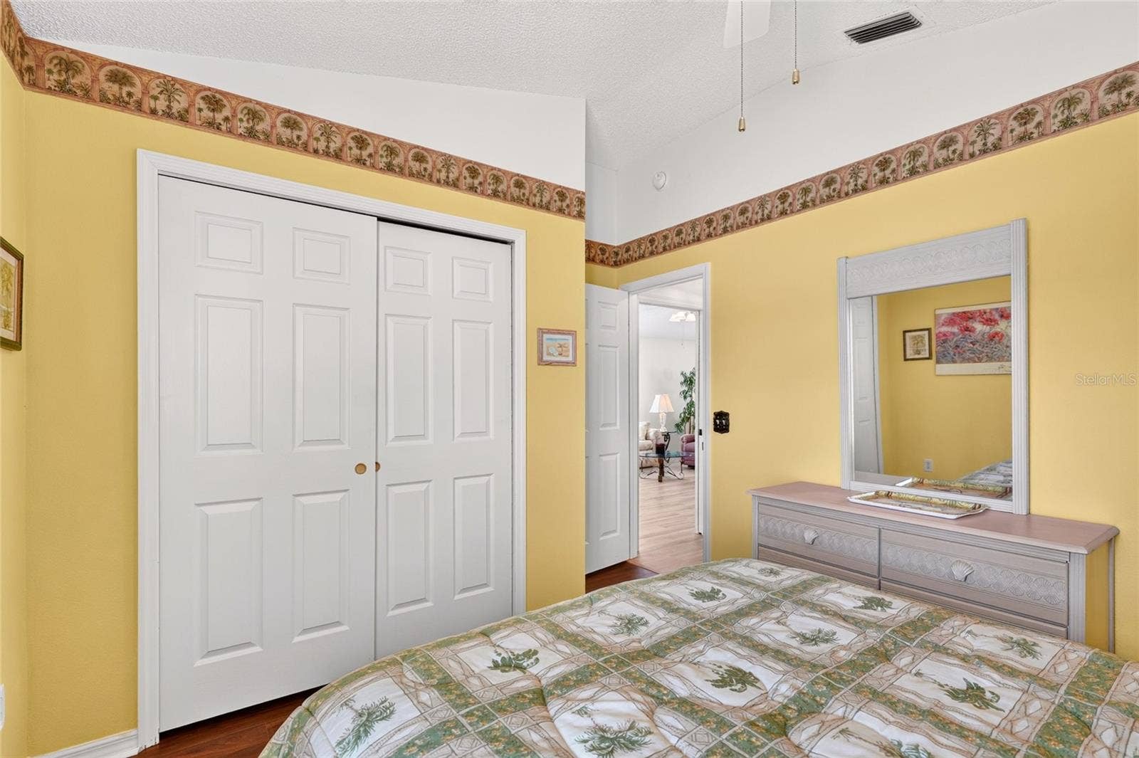 Guest bedroom