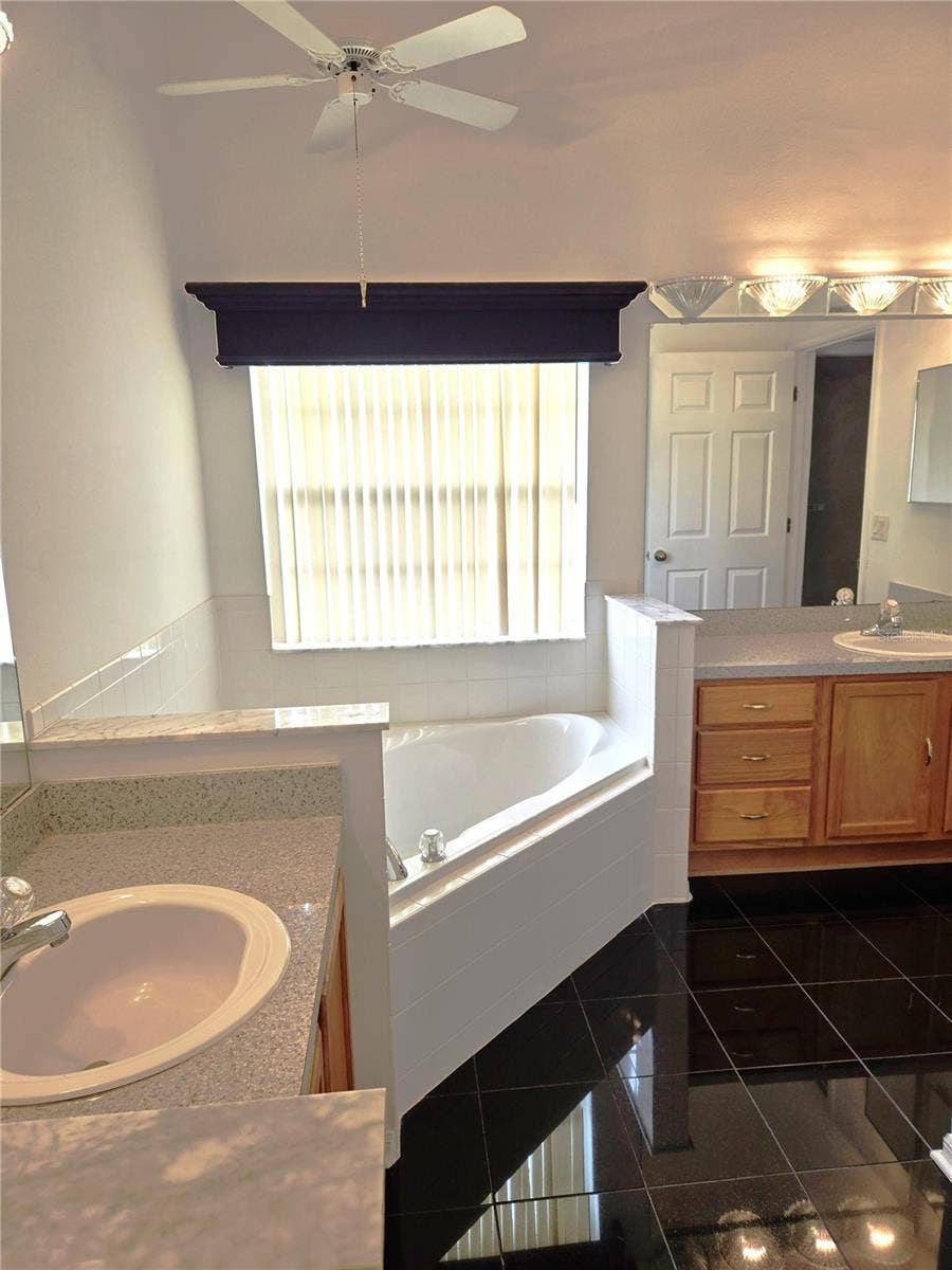 Primary: Dual Vanities