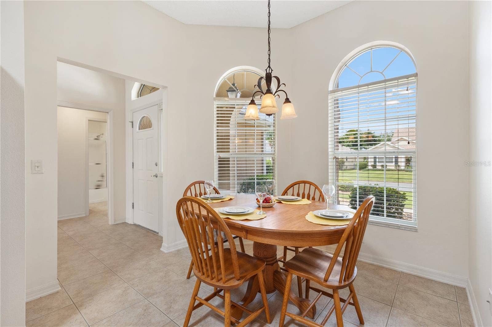 BREAKFAST ROOM