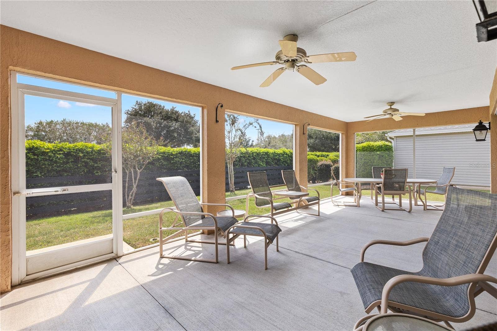 EXTENDED SCREENED LANAI